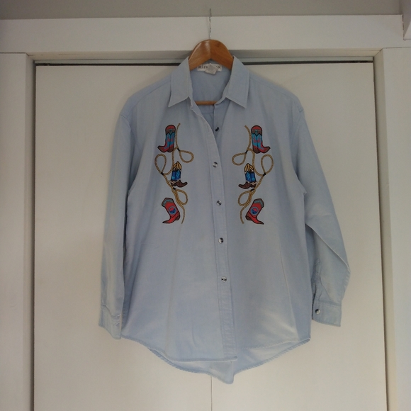 Western Women's Button Down - Picture 6 of 9